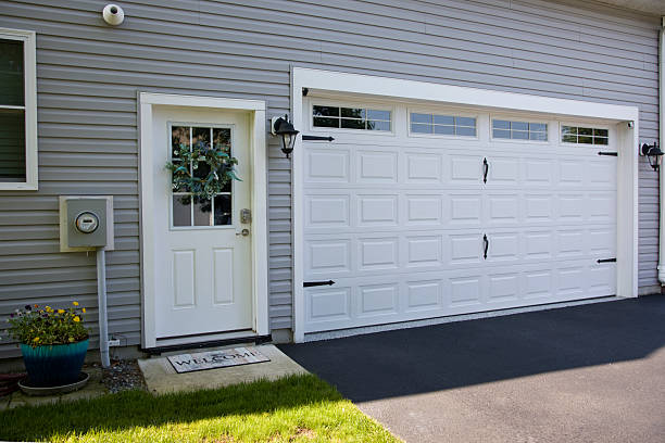 24/7 Emergency Garage Door Panel Replacement experts in Moore County County, NC